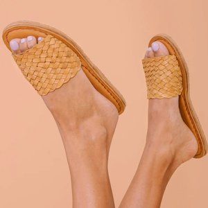 Mohinders Woven Sandal in Honey